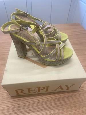 Πέδιλα Replay