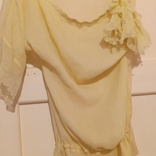 AnnaRita N Women's Blouse like new, yellow silk georgette