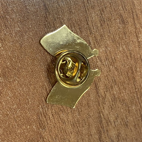 Friendship lapel pin Cyprus and Marshall Islands like new