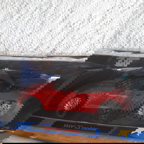 BMW Z3 Roadster метална колекционерска кола 1:18 мащаб нова