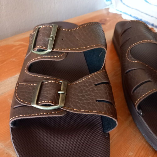 Bella men's slippers new, sizes 45 and 46, brown