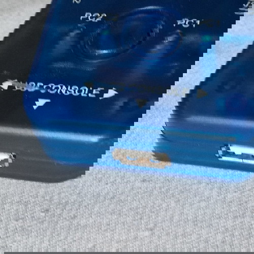 Switch 2 υπολογιστές σε μία οθόνη.