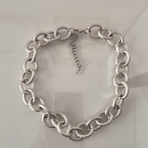 Silver chain new