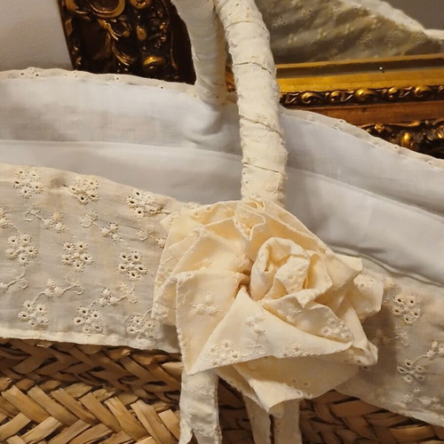 Straw shoulder bag new, beige, large with lace and fabric flower