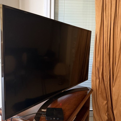 LG 49 4K Smart TV 49UJ634V with EON Smart TV Box like new