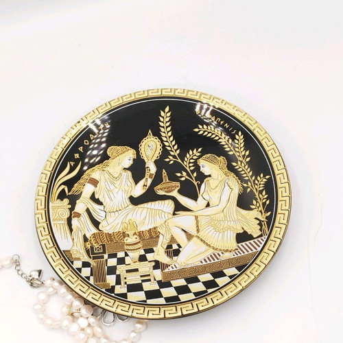 Vintage wall plate like new, 24 carat gold