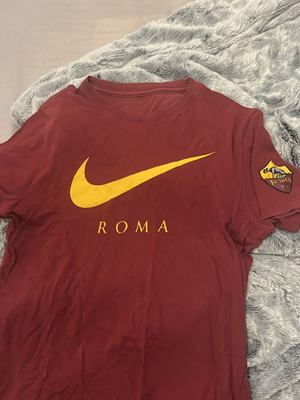 Roma T-Shirt Nike rare, like new, size Medium