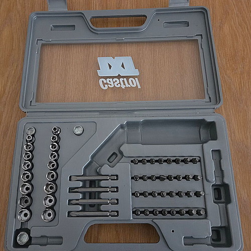 Adapters of various sizes for sockets and 32 FORCE bits like new
