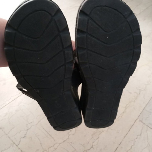 Sandals in very good condition, size 39