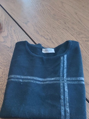 Wool sleeveless top used with detail, black