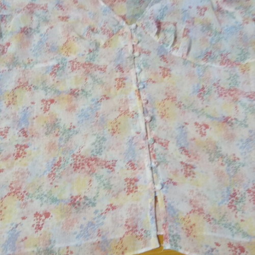 Floaty summer top size 18