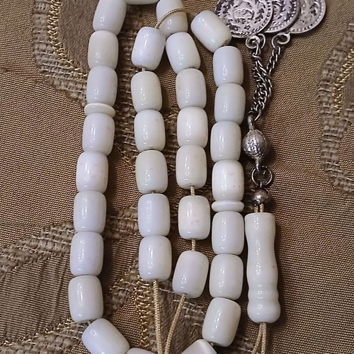 Worry beads used with 33 beads, probable semi-precious stone