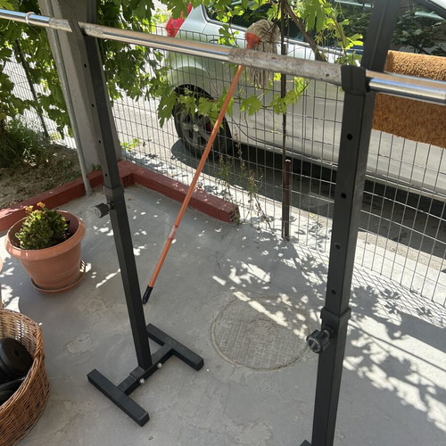 Bar without uprights