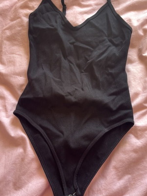 Black bodysuit like new, sizes L and XL
