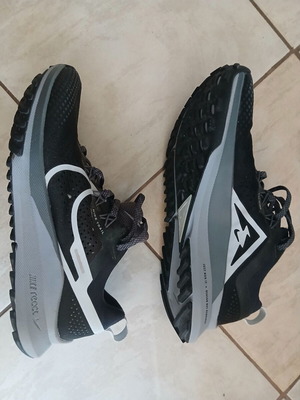 Nike React Trail shoes like new, size 44.5, athletic