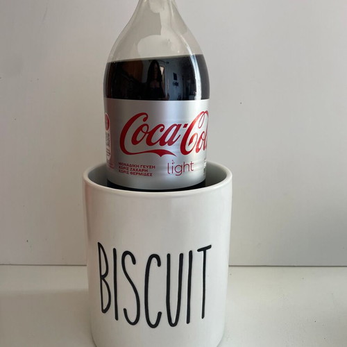 Large white biscuit jar like new, 14cm diameter, 16cm height