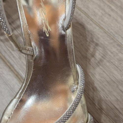 Sante sandals size 37 like new, gold color