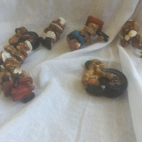 Vintage set of 8 resin figurines 6 cm, 80's-90's