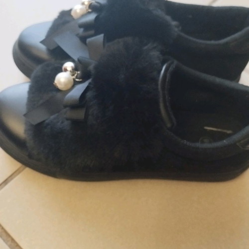 Sneakers used, size 38, black with unique design