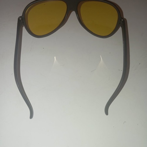 Unisex Night Vision Driving Glasses like new, yellow lens, black frame