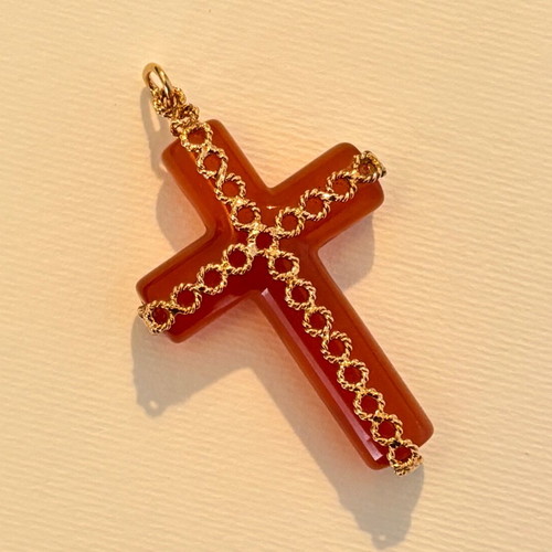 Carnelian cross set in 18k gold like new