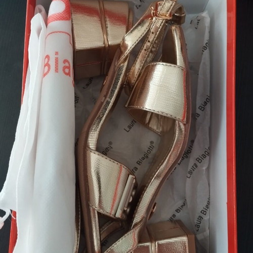 Laura Biagiotti women's sandals new, size 36, gold