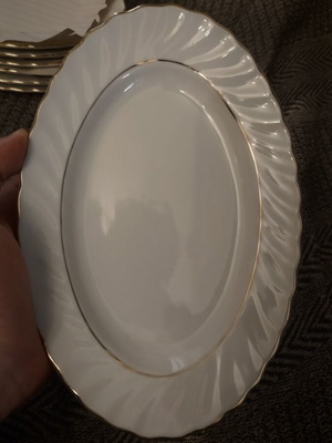 Bavarian porcelain oval plates set of 7, gold-trimmed, new, 1950-1980