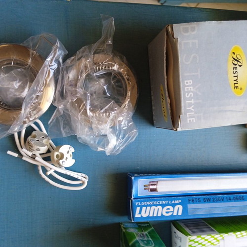 Lamps and spotlights like new, pack of 2 spots and 17 lamps