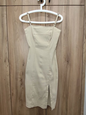 Chic midi dress made in Italy, like new, beige