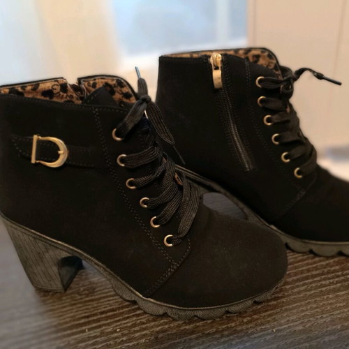 Suede black leopard ankle boots like new, size 40