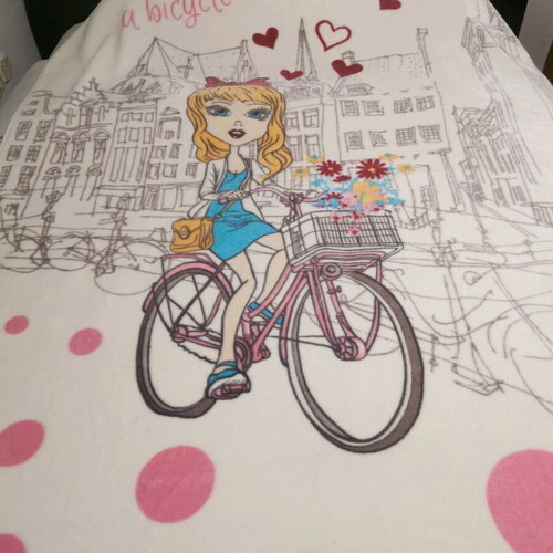 Kentia blanket like new, dimensions 1.58×2.28cm