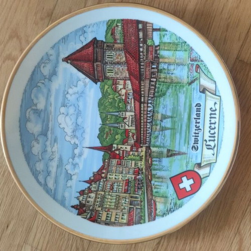 Decorative plate from Switzerland like new, 21 cm diameter