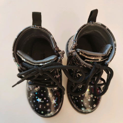 Conguitos boots black with star pattern, like new