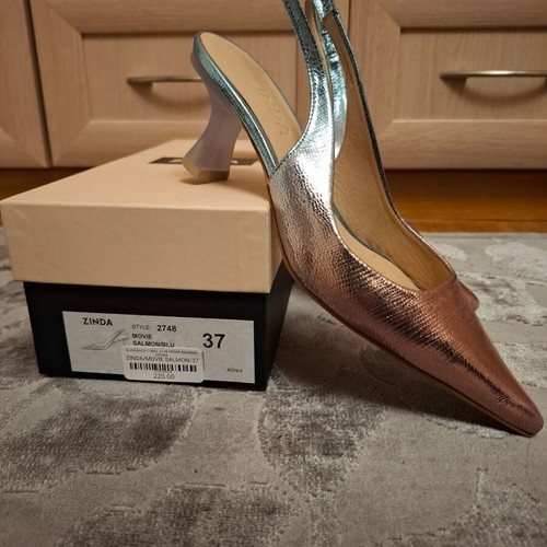Zinda women's pumps size 37 like new, blue and pink