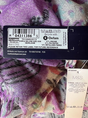 Ολοκαίνουργιο μαντήλι M&S.