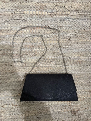 Linozzi γυναικείο τσαντάκι clutch με μαύρο glitter και αλυσίδα