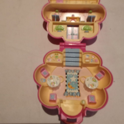 Polly Pocket like new with figures