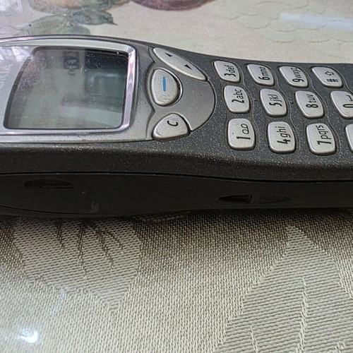 Nokia 3210 mobile phone used, gray, no charger