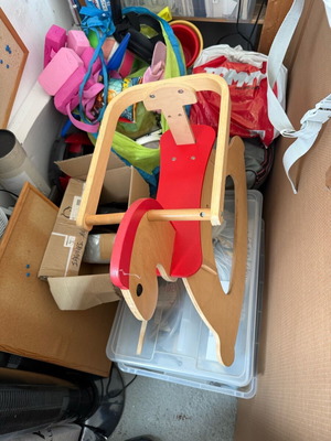 Hape Ξύλινο Κουνιστό Παιχνίδι Αλογάκι μεταχειρισμένο, μπεζ για 10+ μηνών