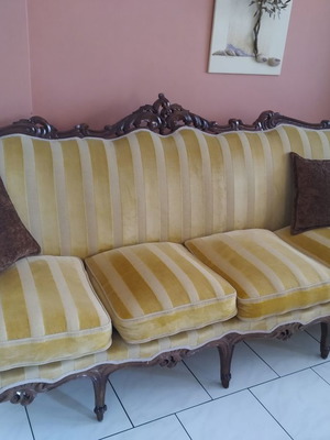 Handmade sofa like new with 2 armchairs and tables