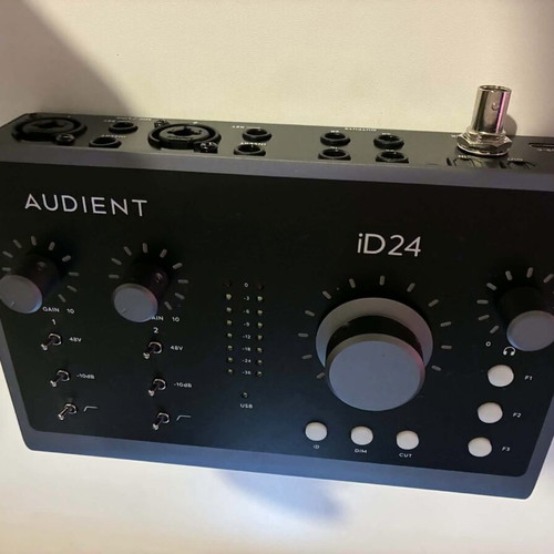 Audient ID24 like new