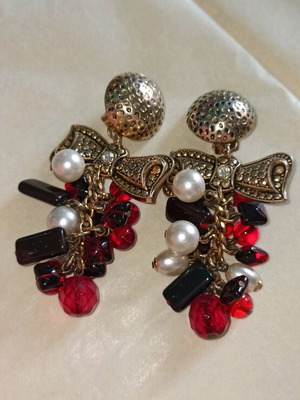 Vintage 90's earrings with clips used