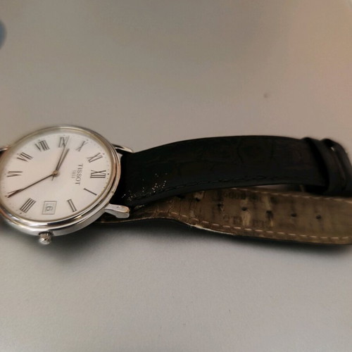 Tissot vintage mens watch T870/970 like new, black and white