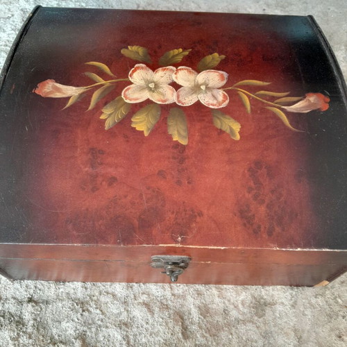 Wooden chest like new with handmade painting