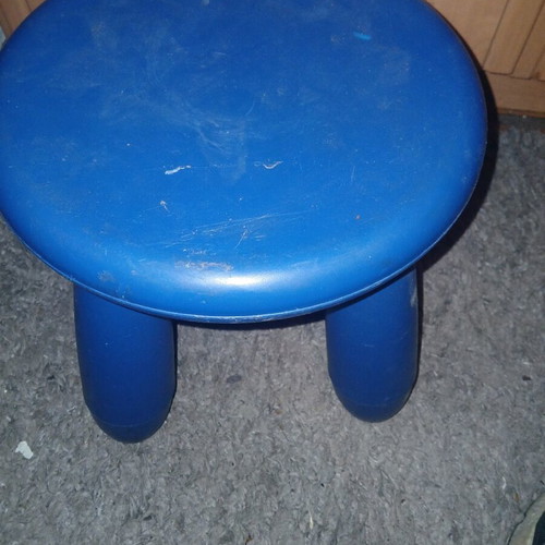 Children's stool blue like new