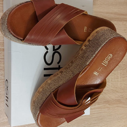 Flatforms tan with leather insole used, size 39