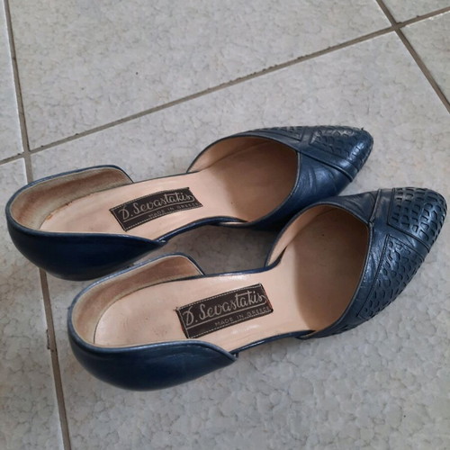 Sevastakis leather pumps blue size 37 like new