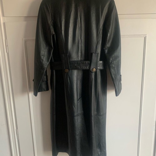Laura Donini leather coat like new, black with belt