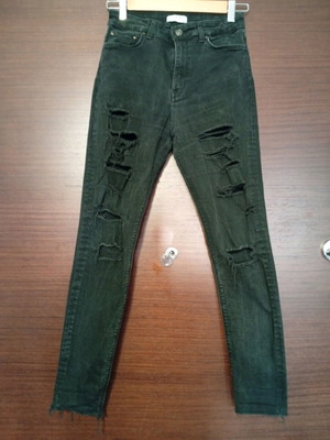 Zara τζην παντελόνι μεταχειρισμένο με σκισίματα μαύρο μέγεθος M