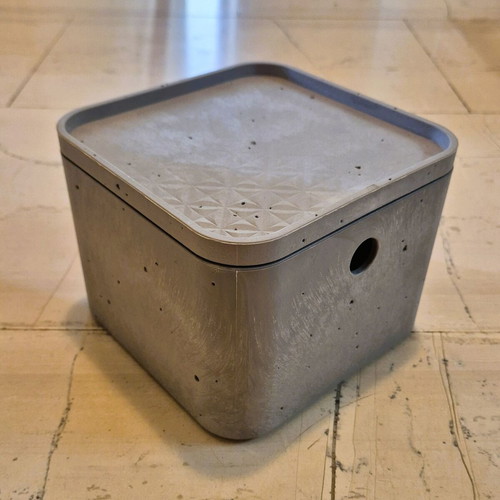 Plastic storage box with lid gray Keter Beton new